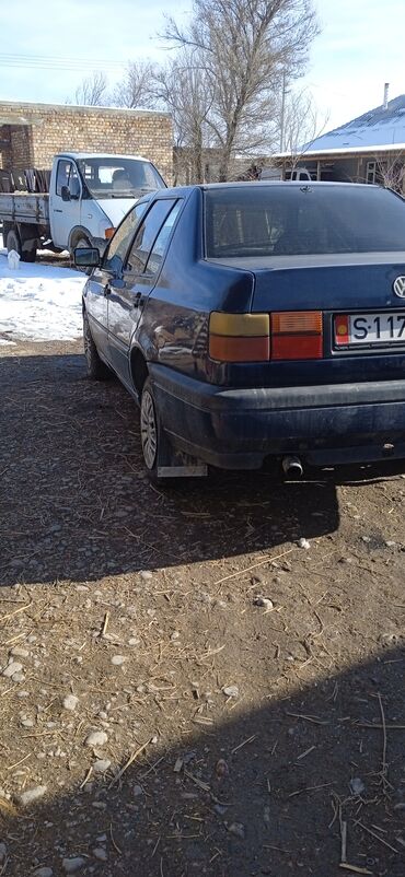 Volkswagen: Volkswagen Vento: 1993 г., 1.6 л, Механика, Бензин, Седан