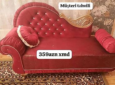 gencede islenmis mebeller: Qırmızı rəngdə zərif dizaynlı çarpayı-divan (şeziq). Yarı dairəvi — 1