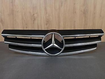 w211 e500: Решетка радиатора Mercedes-Benz 2004 г., Б/у, Оригинал — 1