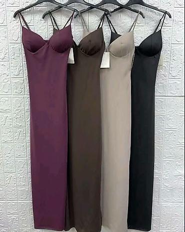 Haljine: Elegantna ženska midi haljina na tregere
2400 din
S M L — 5