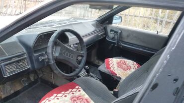 Audi 100: 1986 г., 1.8 л, Механика, Бензин, Седан