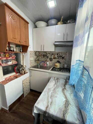 Köhnə tikili: Bakı, 2 otaqlı, Köhnə tikili, m. Qara Qarayev, 35 kv. m — 12