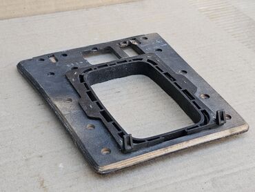 Панели, обшивки: Центральная консоль Mercedes-Benz 1987 г., Б/у, Оригинал, Германия — 7