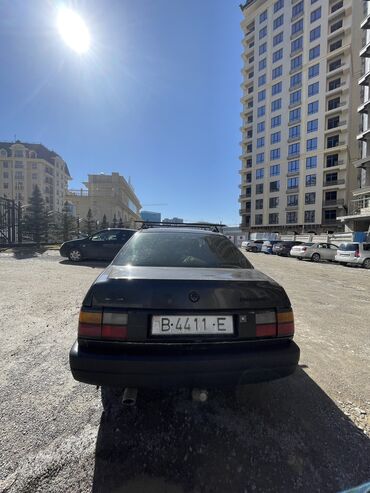 Volkswagen: Volkswagen Passat: 1990 г., 1.8 л, Механика, Бензин, Седан