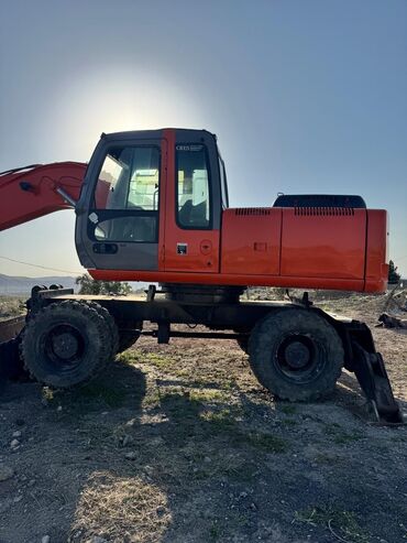 Ekskavatorlar: İli 2008 idyal vezyetdedir hec bir problemi yoxdu