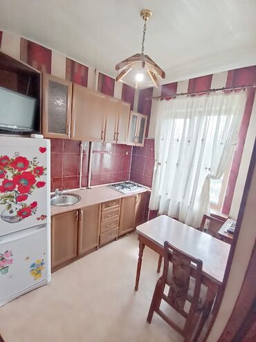 квартира 2 комнатная продаю: 2 комнаты, 50 м², 105 серия, 4 этаж, Косметический ремонт