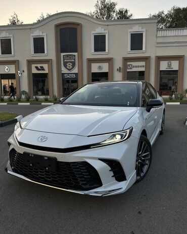 химия для автомоек: Toyota Camry: 2025 г., 2 л, Автоматические, Гибрид, Седан