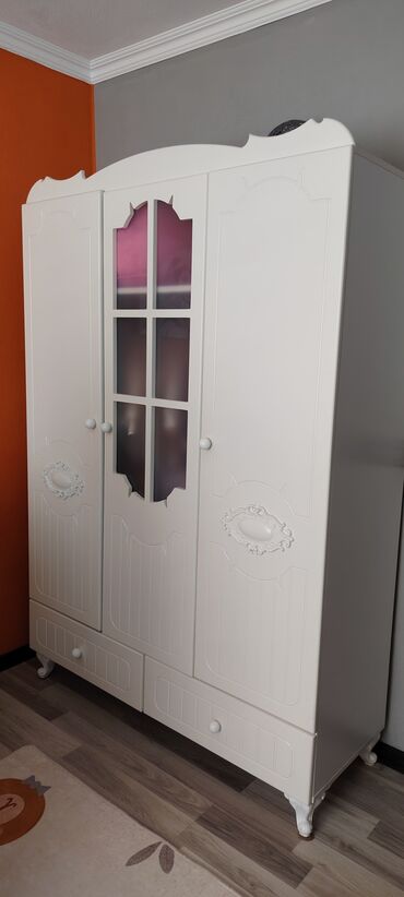 встроенный шкаф: Распашной, 3 двери Прямой шкаф, Гардеробный шкаф