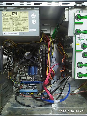 intel xeon e3: Монитор, Acer, Б/у, 17" - 18" — 3
