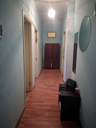 Uzunmüddətli kirayə mənzillər: - Aşıq Molla Cümə küçəsinde. Əhməd Rəcəbli küçəsi ilə paralel — 8