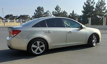 chevrolet cruze salon: Chevrolet Cruze sedan - Kuzov: sedan, bej rəng - Mühərrik və ötürmə — 8