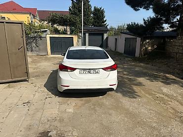 e class 220: Hyundai Elantra: 1.8 l | 2014 il Sedan — 2