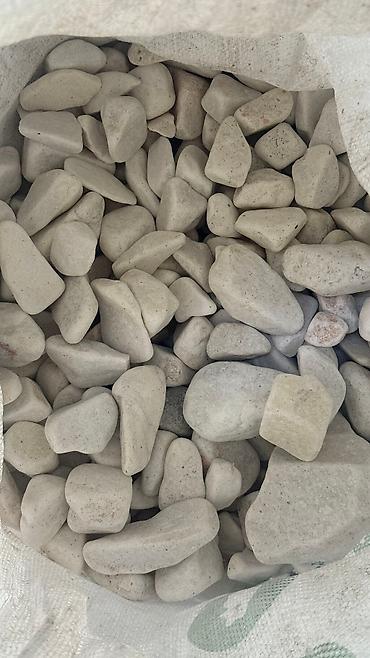 Мраморная крошка: Мраморная крошка, Белый, Ландшафтная, В тоннах — 19