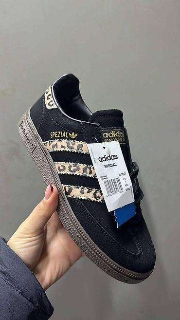nike tn 35: Adidas spezial patike NOVO

Novo
Brojevi 36 do 40

fb Moja Kupovina 1 — 7