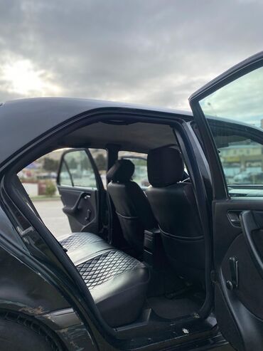 Mercedes-Benz: Mercedes-Benz C-Class: 1.8 l | 1999 il Sedan — 10