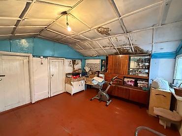 Продажа коттеджей и домов: Үй сатылат • Жер аянты: 9 сотых • Үй 3 бөлмөлүү • Сырты жана полу — 7