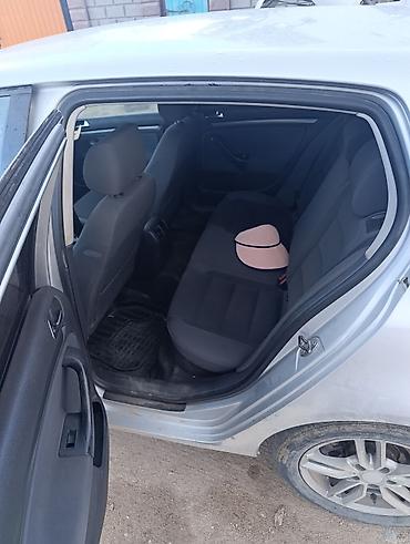 бияди машина: Volkswagen Golf V: 2004 г., 1.6 л, Кол менен иштөөчү, Бензин, Хетчбек — 6