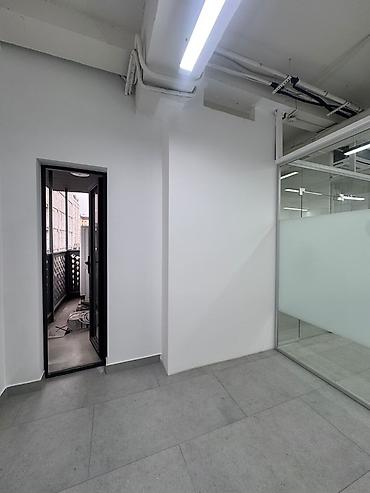 пользовались: Сдаю Офис целиком: 110 м², В бизнес центре, С ремонтом, С парковкой — 8