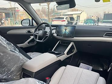 BYD: BYD Yuan Up: 2025 г., Электромобиль, Кроссовер — 5