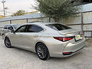lexus is: Lexus ES: 2019 г., 2.5 л, Гибрид, Седан — 10