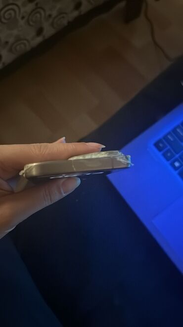 işlenmiş ayfon: IPhone 15 Pro, 256 GB, Natural Titanium