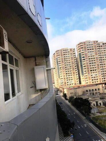 Uzunmüddətli kirayə mənzillər: Megafun binasının yanı 16 mərtəbəli binanın 7-ci mərtəbəsi ümumi — 12