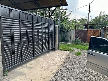 Продажа коттеджей и домов: Продаётся 2х этажный дом !!! 📍 Район:Пишпек, начало ж/м Ак Орго — 17