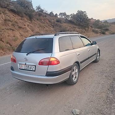 рага авто: Toyota Avensis: 2000 г., 1.8 л, Кол менен иштөөчү, Бензин, Универсал — 2
