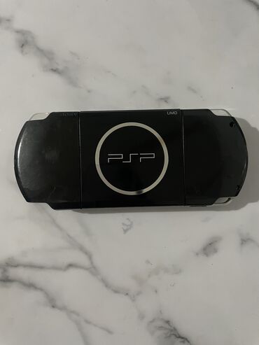 купить psp бу: PSP 3001 Состояние как на фото есть царапины В комплекте зарядник