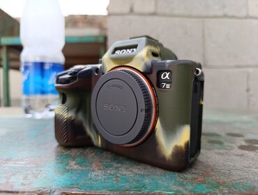 где можно продать фотоаппарат: Sony a7 iii тушка аккумулятор зарядниги менен сатылат арзан