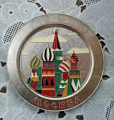Stilske umetničke slike: MOSKVA, Prag, Budimpešta suveniri, ukrasniir tanjiri. Cena za komad — 4