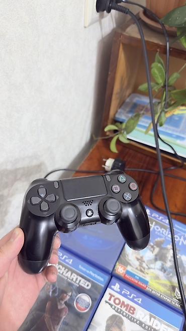 куплю playstation 5: PlayStation 4 Pro 1 ТБ (черная консоль) в комплекте с аксессуарами и — 2