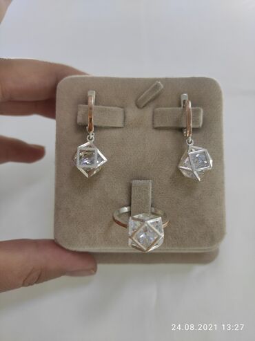 бриллиантовый набор серьги и кольцо: Серебро покрыто золотом пробы 925 Качество отличное не чернеет