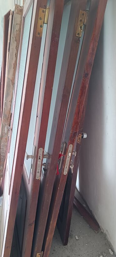 Tulumlar: 4otaq 1hamam 1tualet qapısı təcili satilir maraqlananlar 0558915859
