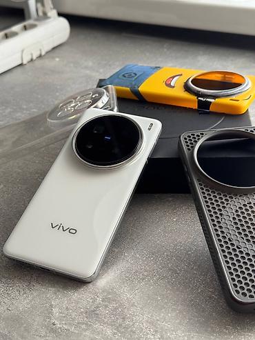techno camon: Vivo X200 Pro, Б/у, 256 ГБ, цвет - Белый — 2