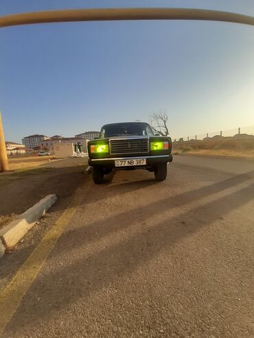 авто с последующим выкупом бишкек: VAZ-2107 modeli, klassik sedan üslubunda hazırlanmışdır. Dördqapılı