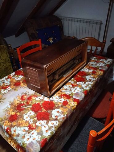 Pojačala i prijemnici: Stari radio aparati — 10
