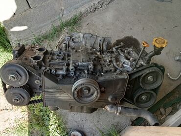 Двигатели, моторы и ГБЦ: Бензиновый мотор Subaru 1995 г., 2.5 л, Япония