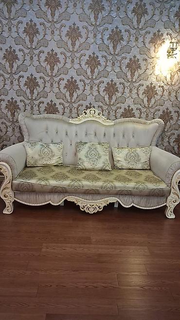 salon divan: Klassik üslubda yumşaq mebel dəsti - Tərkib: 1 ədəd 3 nəfərlik divan — 1