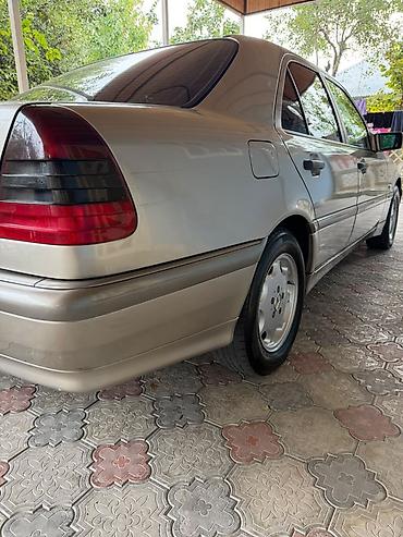 maşın 010: Mercedes-Benz C-Class: 1.8 l | 1997 il Sedan — 6
