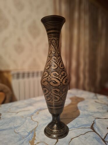 yuxuda qizil itirmek: Qədimdir.Misdir.Təcili pul lazımdı deye satıram. üzərindəki naxışlar