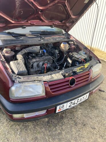 Volkswagen: Volkswagen Vento: 1992 г., 1.8 л, Механика, Бензин, Седан — 10