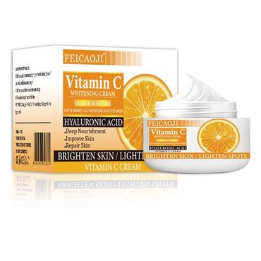 kompleti pantalone i prsluk: Hidratantna krema za negu lica sa vitaminom C i hijaluronskom