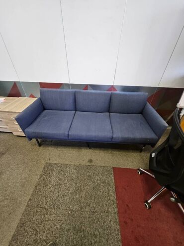 Ofis masaları: İşlənmiş, Təkərsiz, Qolları tənzimlənmir, Parça