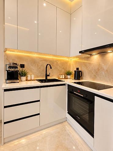 su cenler: SEA BREEZE POLO RESIDENCE-də kirayə mənzil 1 Gün - 120 azn 1 Həftə - — 4
