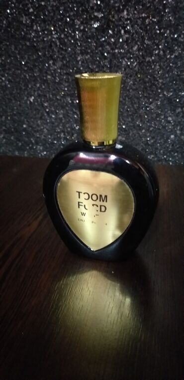 dior parfum: İki duxu 10 azn Ayri ayriliqda bir 5 biri 10 azn Az istifade olunub