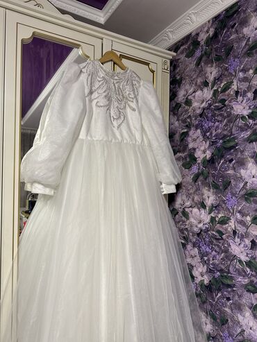 свадебное платье ручной работы: Продаю свадебное платье для покрытых девушек Вышивка бисером все