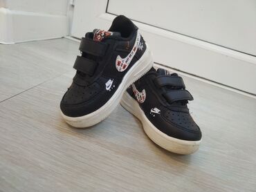 usaq kolyaskalari ve qiymeti: Krossovka, Uniseks, 21, Nike