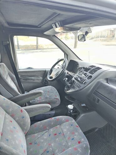 Mercedes-Benz: Mercedes-Benz Vito miniven Xüsusiyyətlər: - Kuzov: gümüşü rəng, 5 — 6