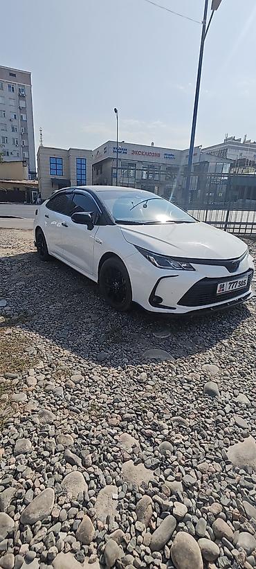 fit 2012: Toyota Corolla: 2021 г., 1.8 л, Робот, Гибрид, Седан — 1